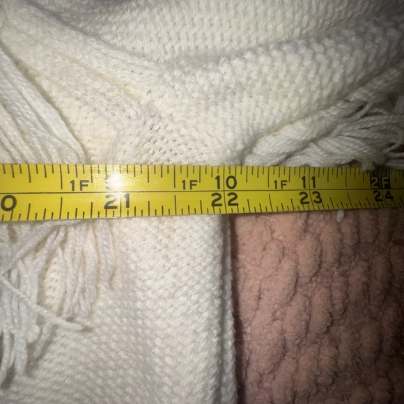 FRAME Fringed Knit Sweater Off White Size L EUC - Picture 7 of 10